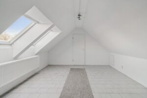 Seitenflügel: DG Zimmer 2