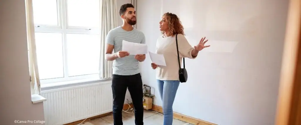 Mann und Frau unterhalten sich über Sanierung in einem renovierungsbedürftigen Zimmer.