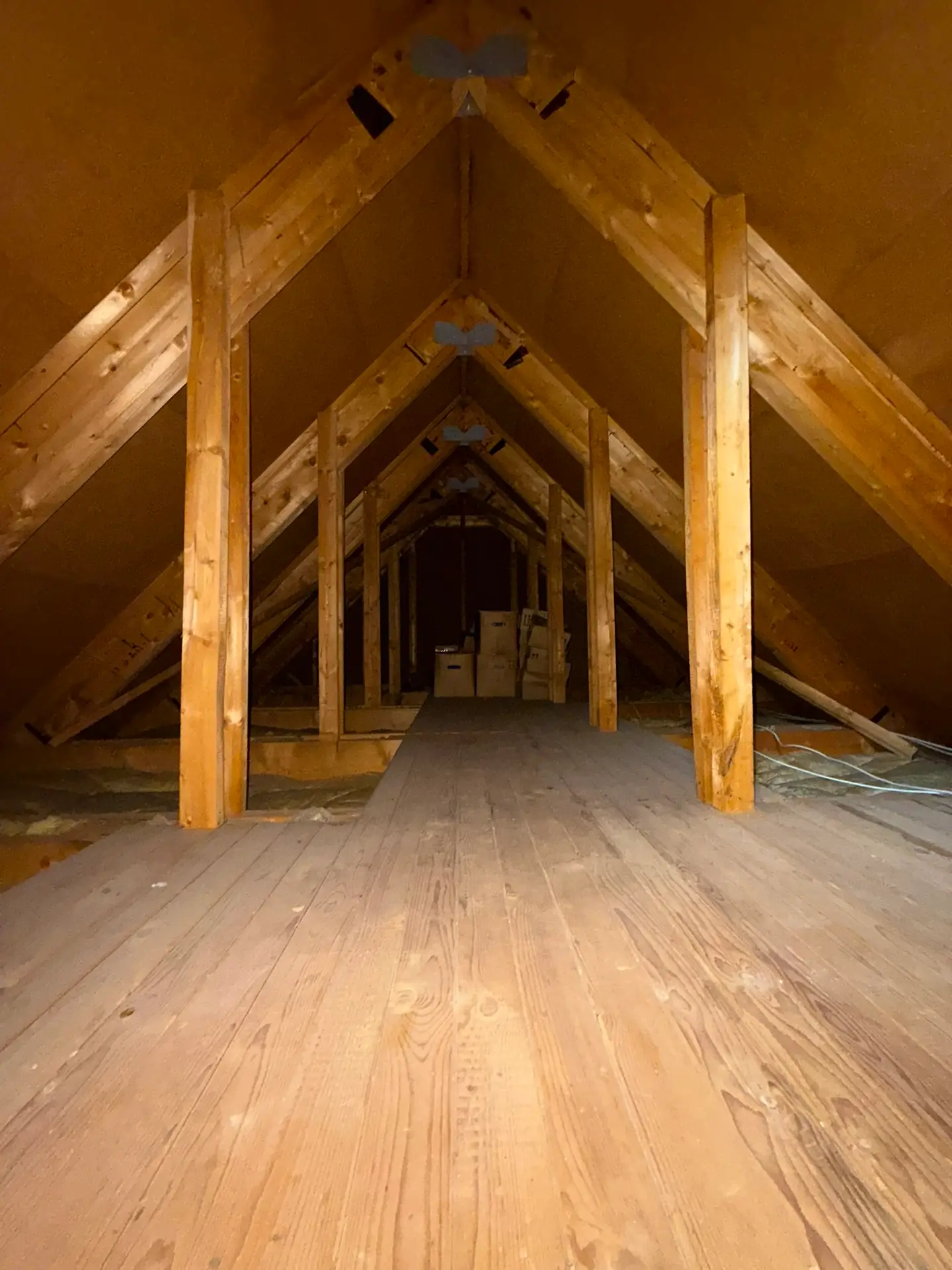 Dachboden Haupthaus mit Stauraum