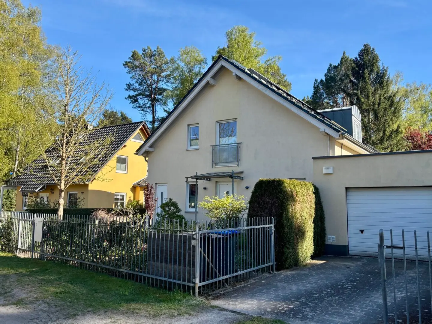 Außenansicht von der Straße