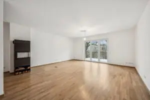Wohnzimmer mit Kamin