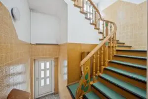 gepflegtes Treppenhaus