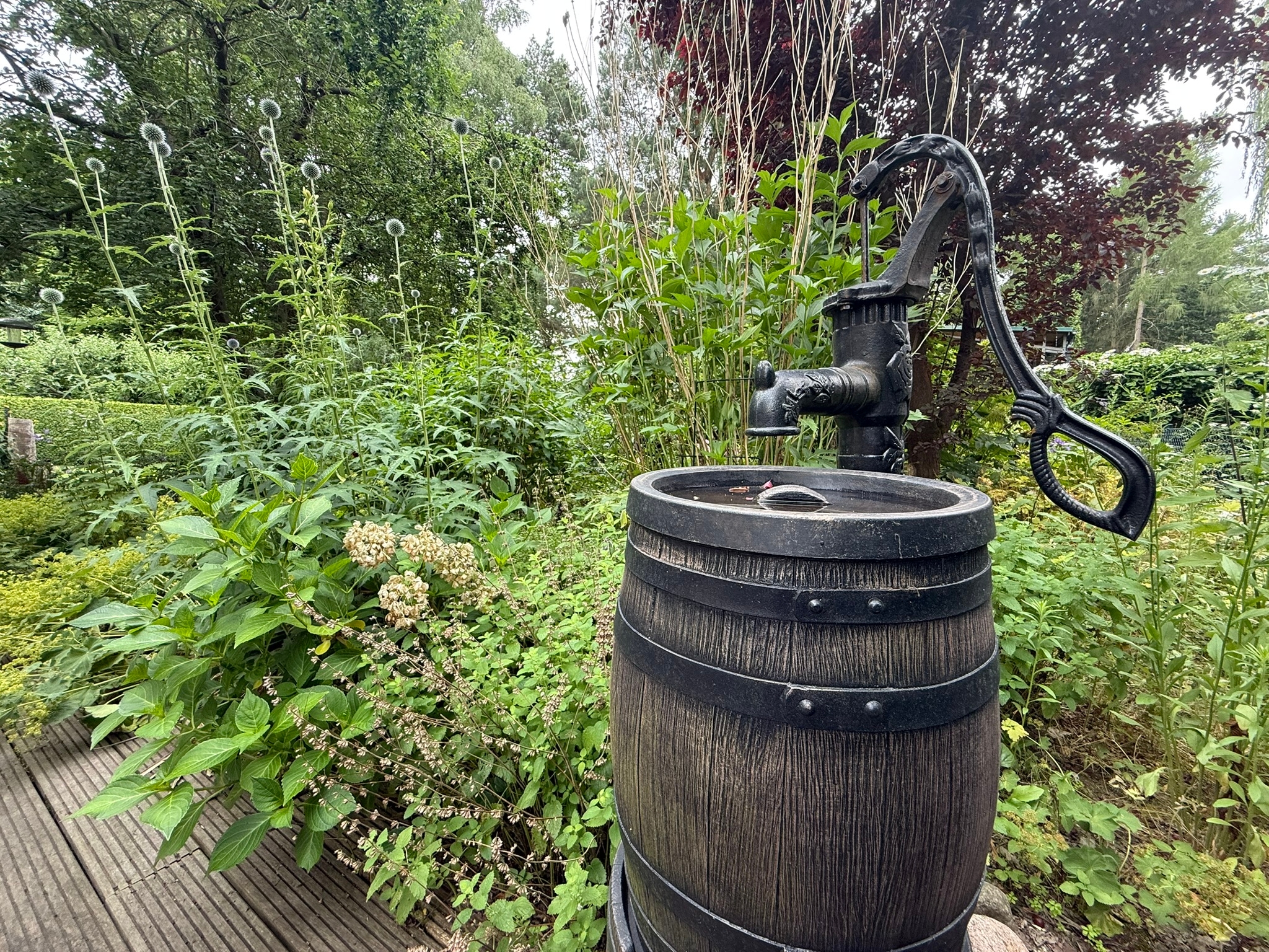 Garten: Pumpe für Regenwasserzisterne