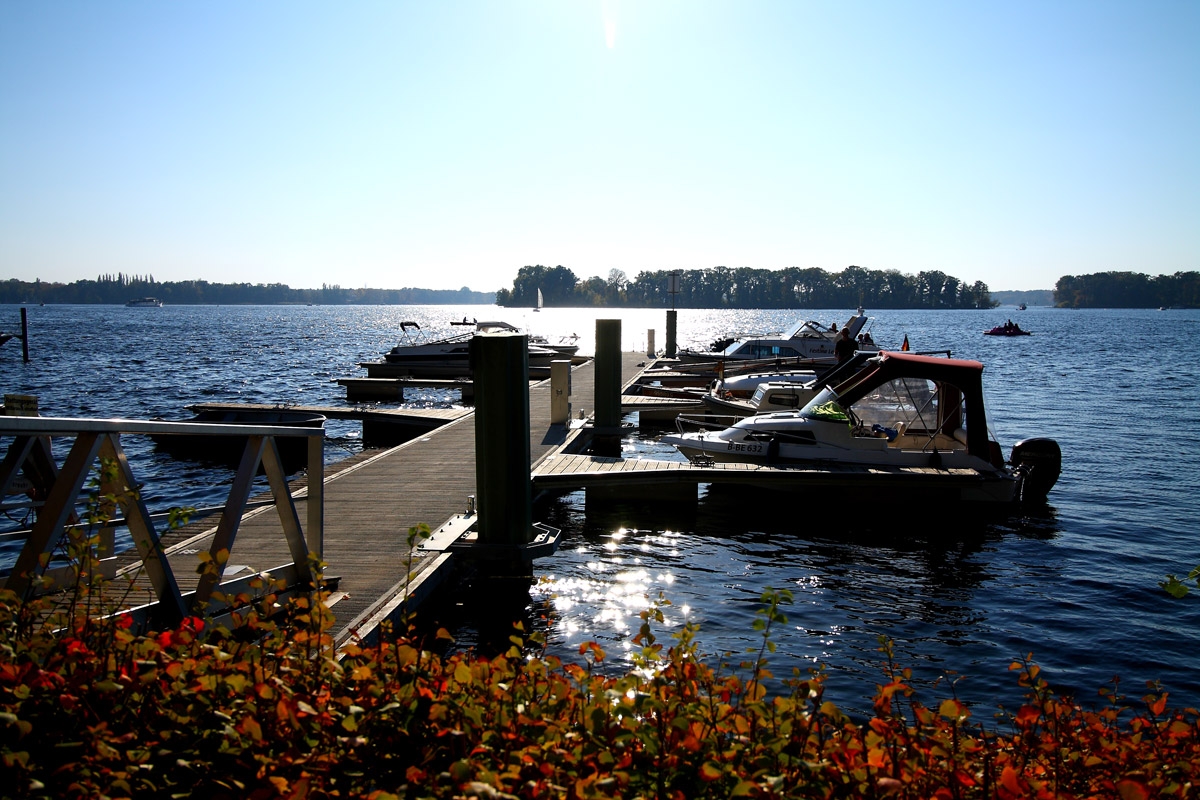 Tegeler See mit Bootsanleger